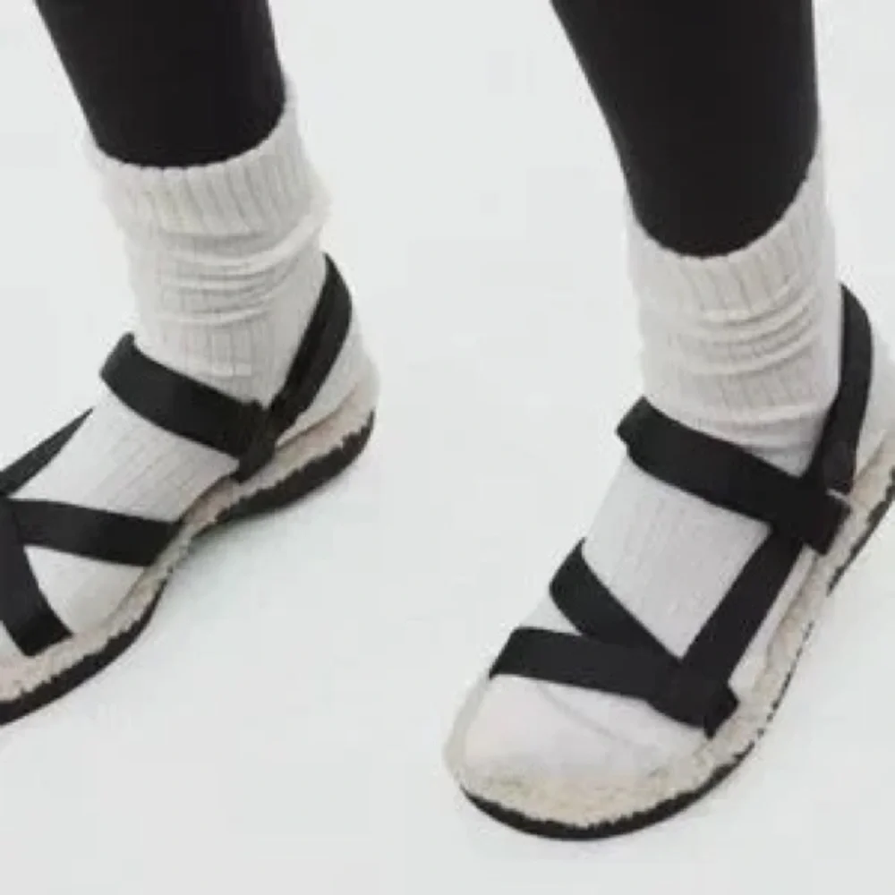 Everlane The Renew Sport Sherpa Fleece Sandal Black Cream Size 9